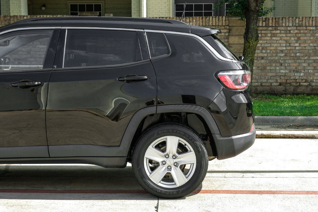 Used 2022 Jeep Compass Latitude AWD/4WD image 22