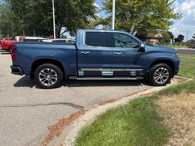 Used 2024 Chevrolet Silverado 1500 High Country w/ Z71 Off-Road Package AWD/4WD image 10