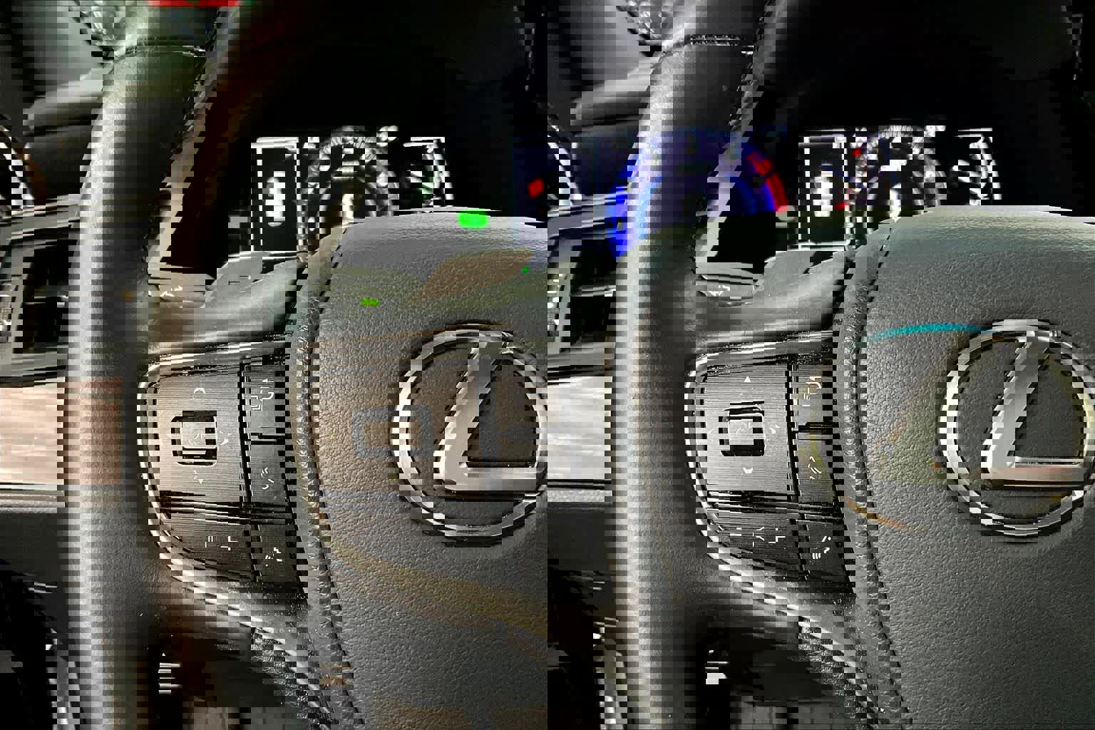 Used 2025 Lexus ES 300h w/ Premium Package image 23