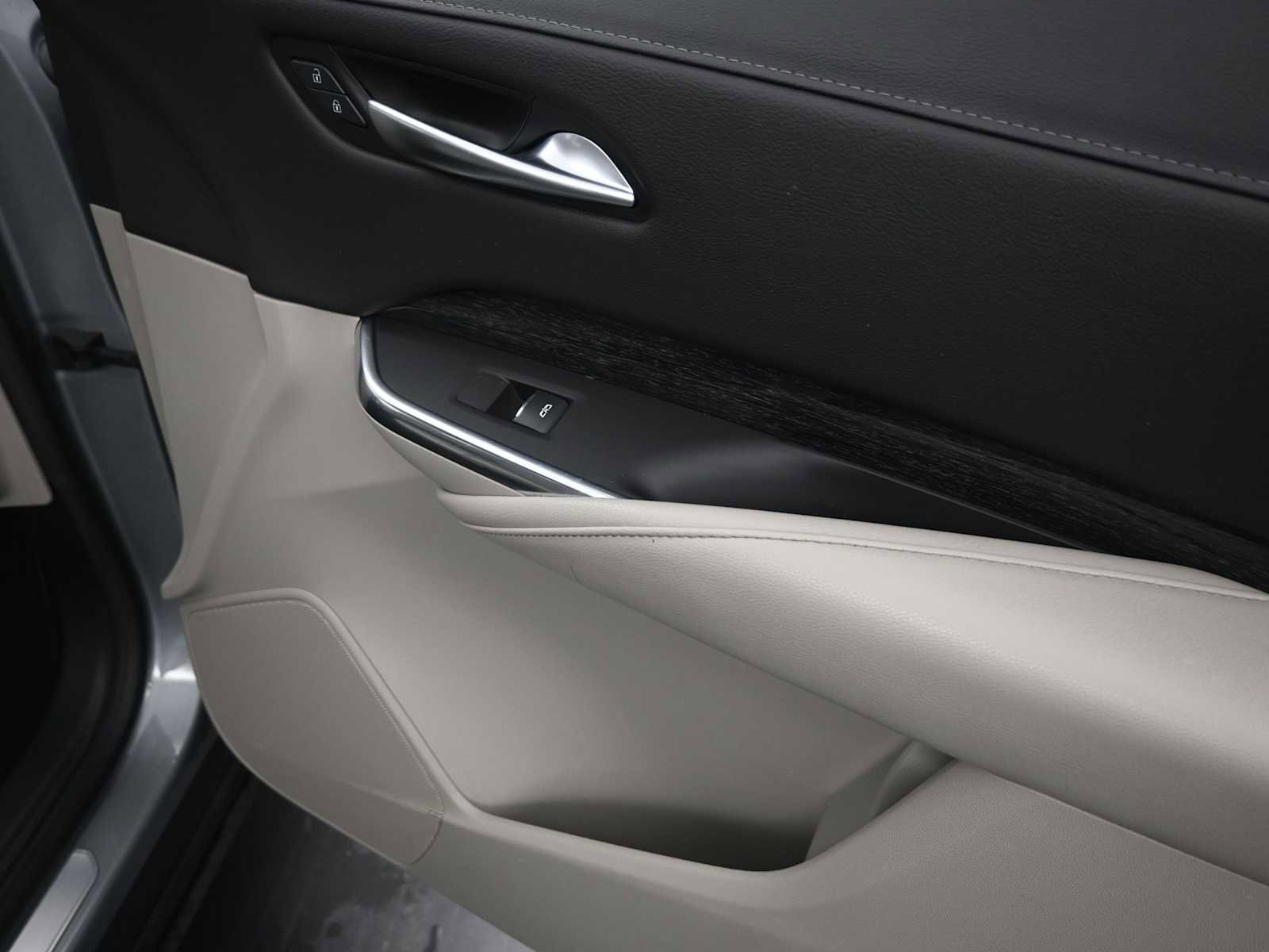 Used 2023 Cadillac XT4 Premium Luxury image 13