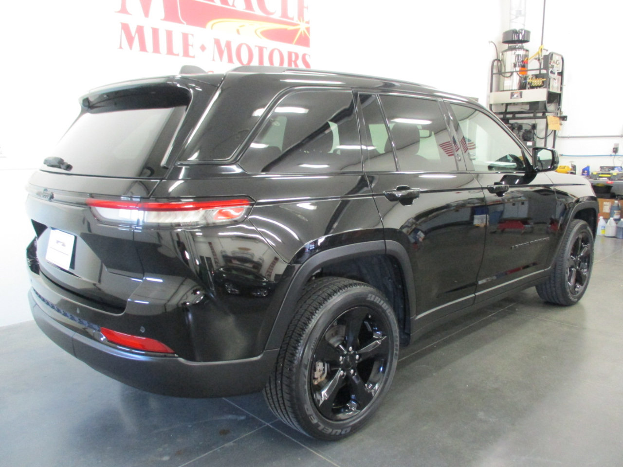 Used 2022 Jeep Grand Cherokee Altitude image 7