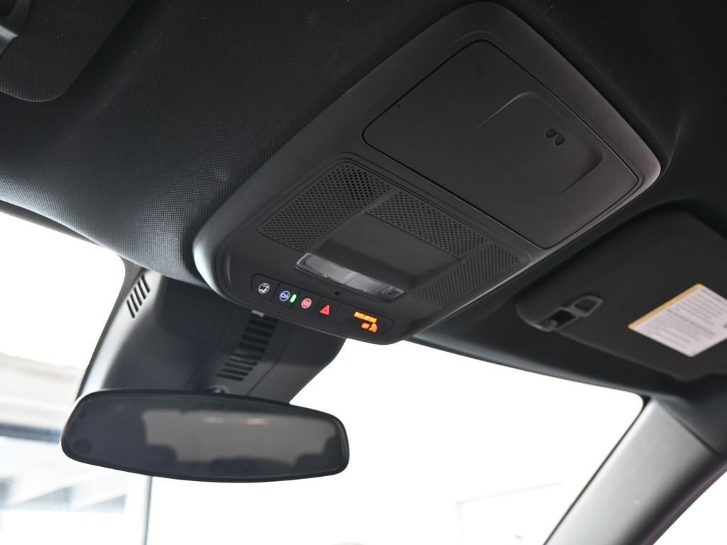 Used 2024 Chevrolet Traverse LT FWD image 27