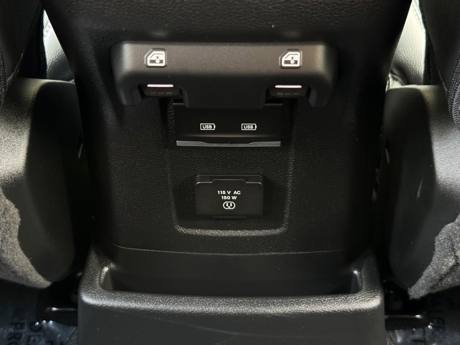 Used 2023 Jeep Wrangler Unlimited Sahara AWD/4WD image 32