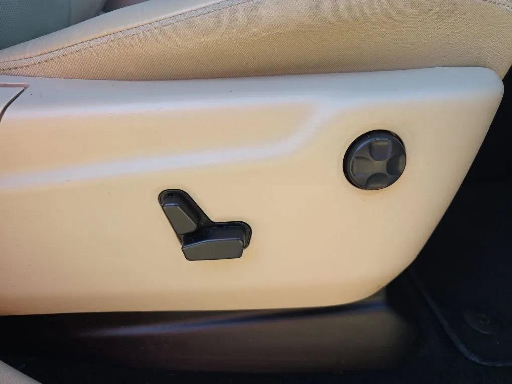 Used 2019 Jeep Grand Cherokee Limited w/ Luxury Group II image 51