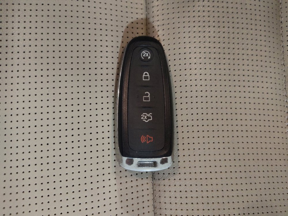 Used 2019 Ford Taurus Limited FWD image 32