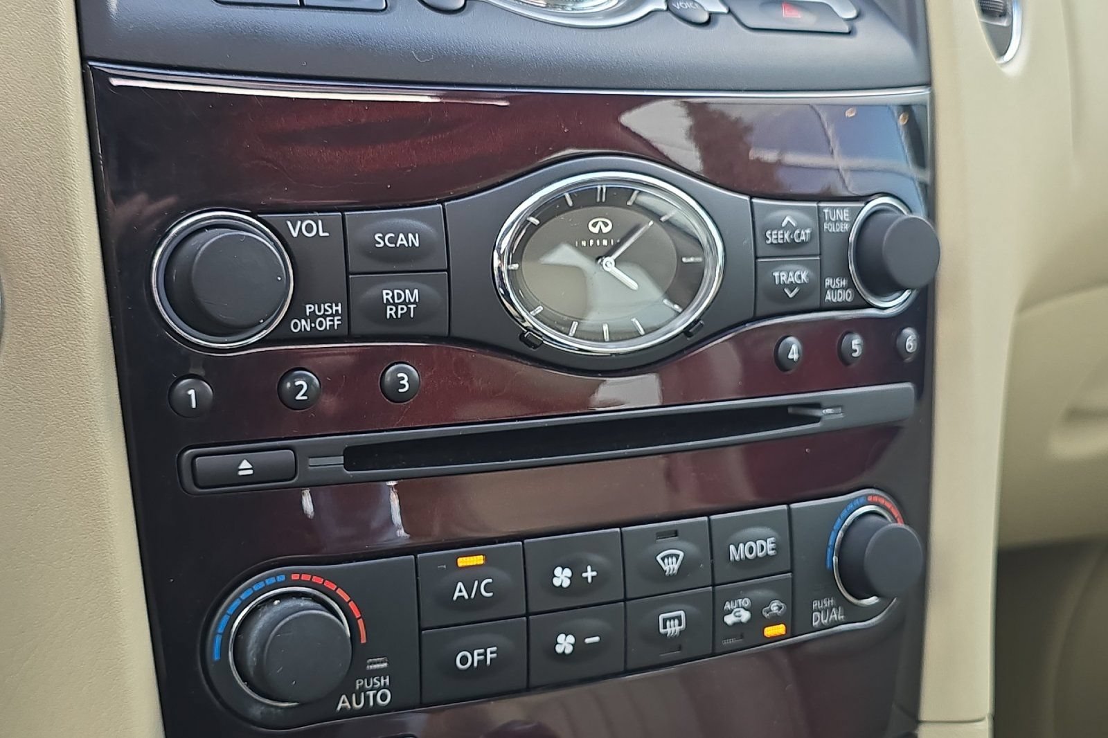Used 2017 INFINITI QX50 AWD w/ Premium Plus Package image 21