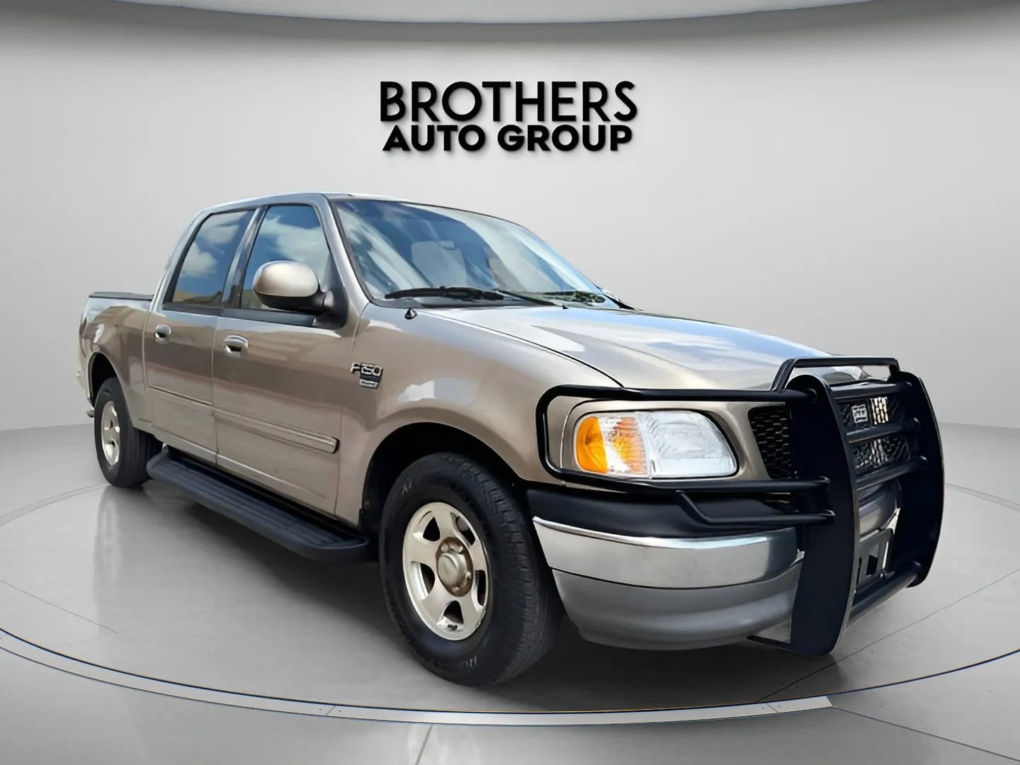 Used 2001 Ford F150 Lariat RWD image 3