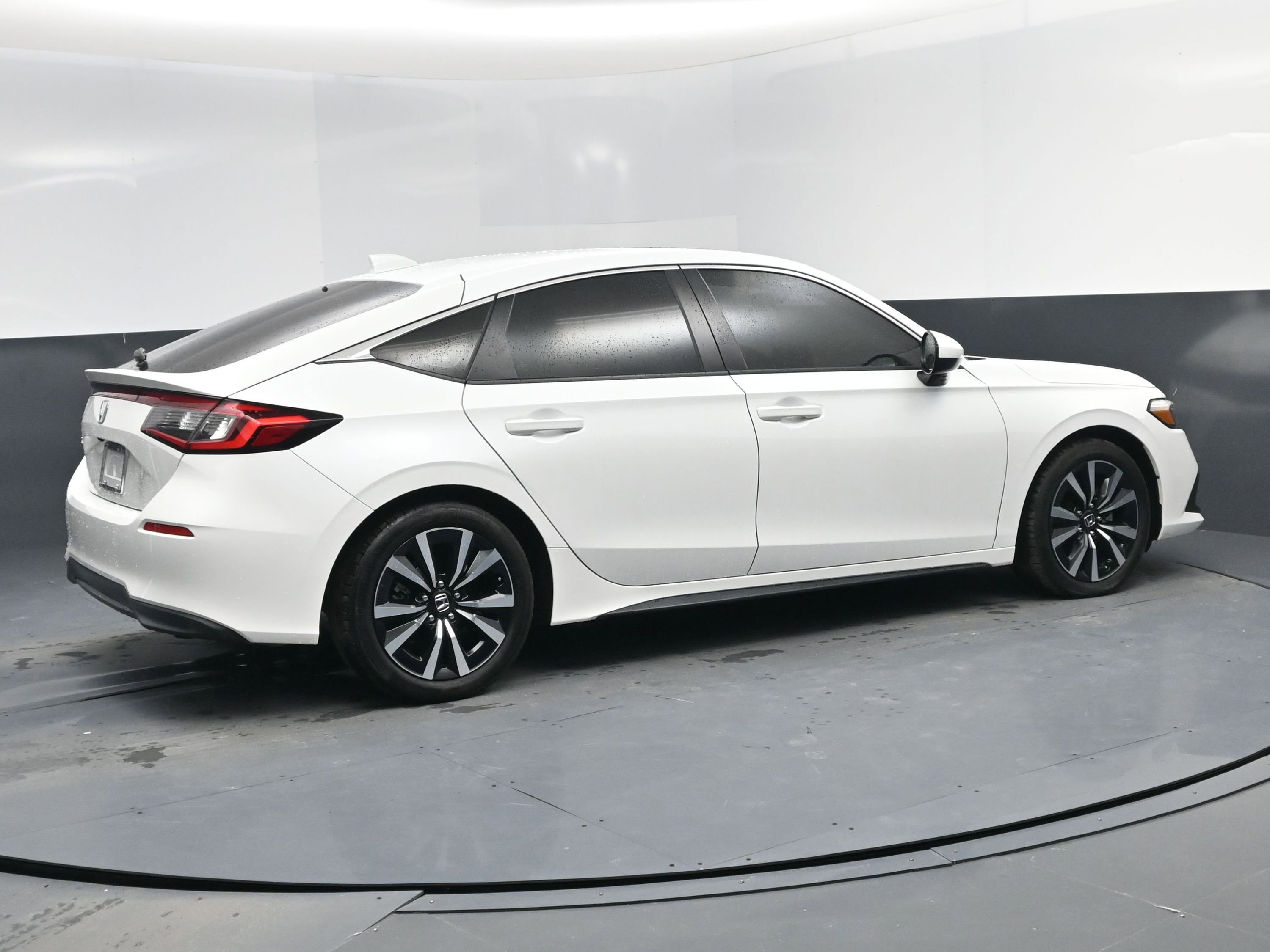 Used 2022 Honda Civic EX-L image 4