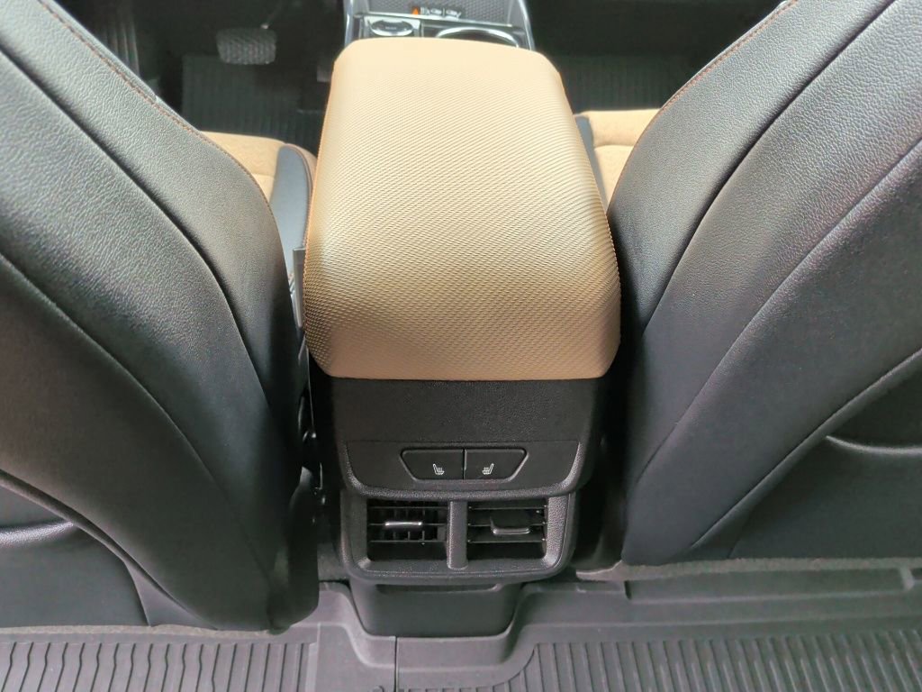 Used 2026 Chevrolet Equinox ACTIV w/ Convenience Package III image 36