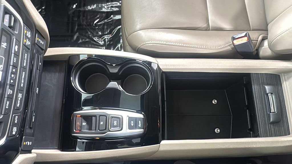 Used 2016 Honda Pilot Touring image 34