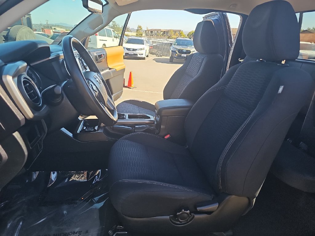 Used 2017 Toyota Tacoma SR5 w/ Tow Package RWD image 14