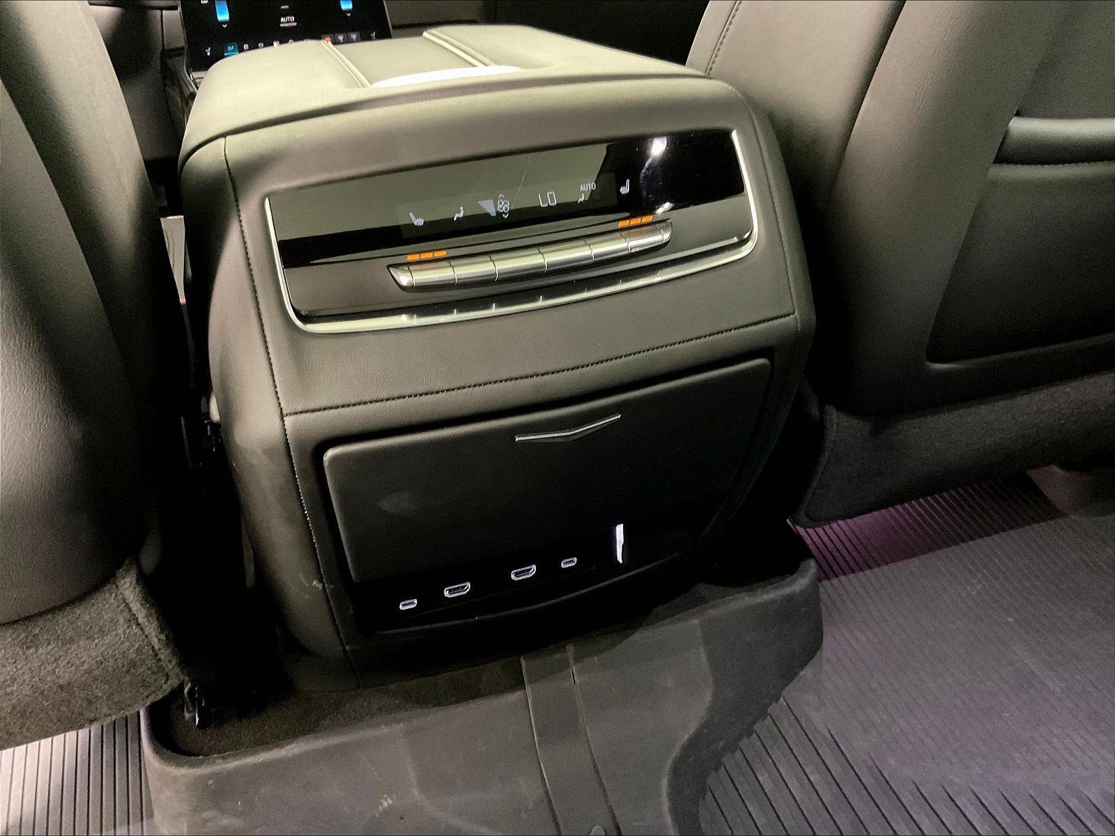 Used 2025 Cadillac Escalade Premium Luxury w/ LPO, Floor Liner Package AWD/4WD image 10