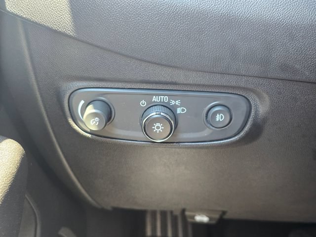 Used 2023 Chevrolet Equinox Premier AWD/4WD image 16