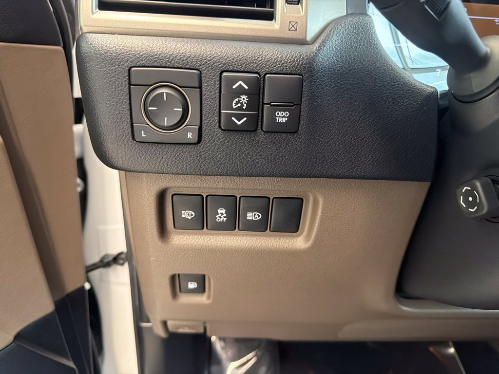Used 2020 Lexus GX 460 Premium w/ Premium Package AWD/4WD image 33