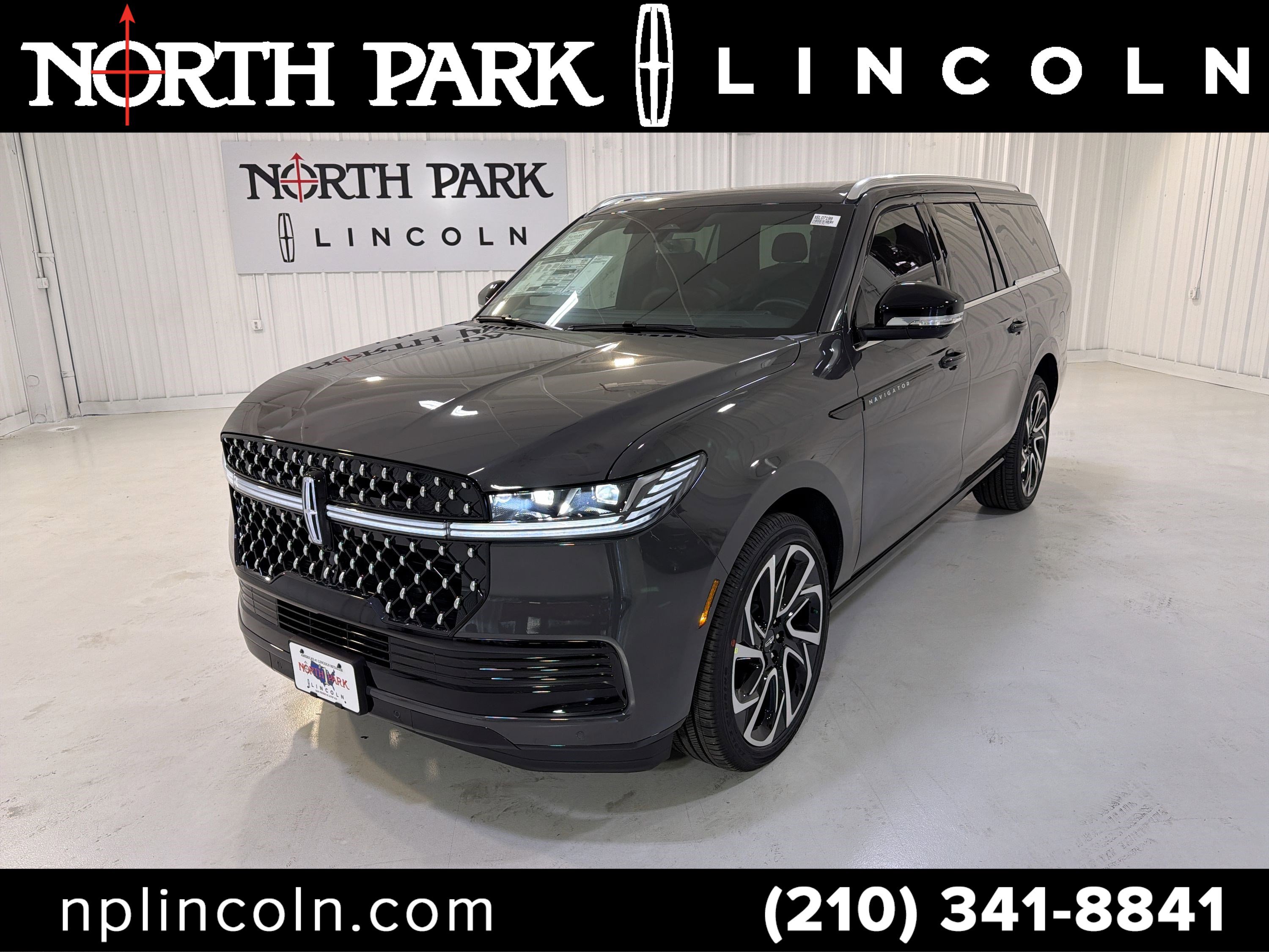 New 2026 Lincoln Navigator L Black Label AWD/4WD image 1
