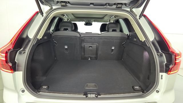 New 2026 Volvo XC60 B5 Plus w/ Protection Package Premier AWD/4WD image 41