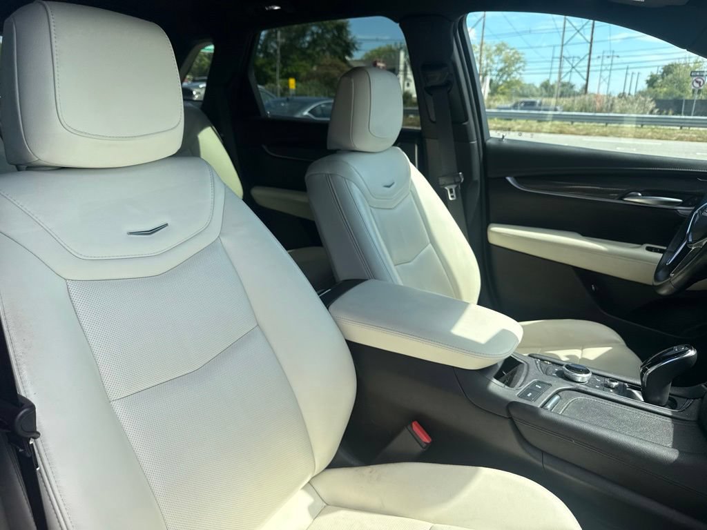 Used 2024 Cadillac XT5 Sportv w/ Technology Package AWD/4WD image 27