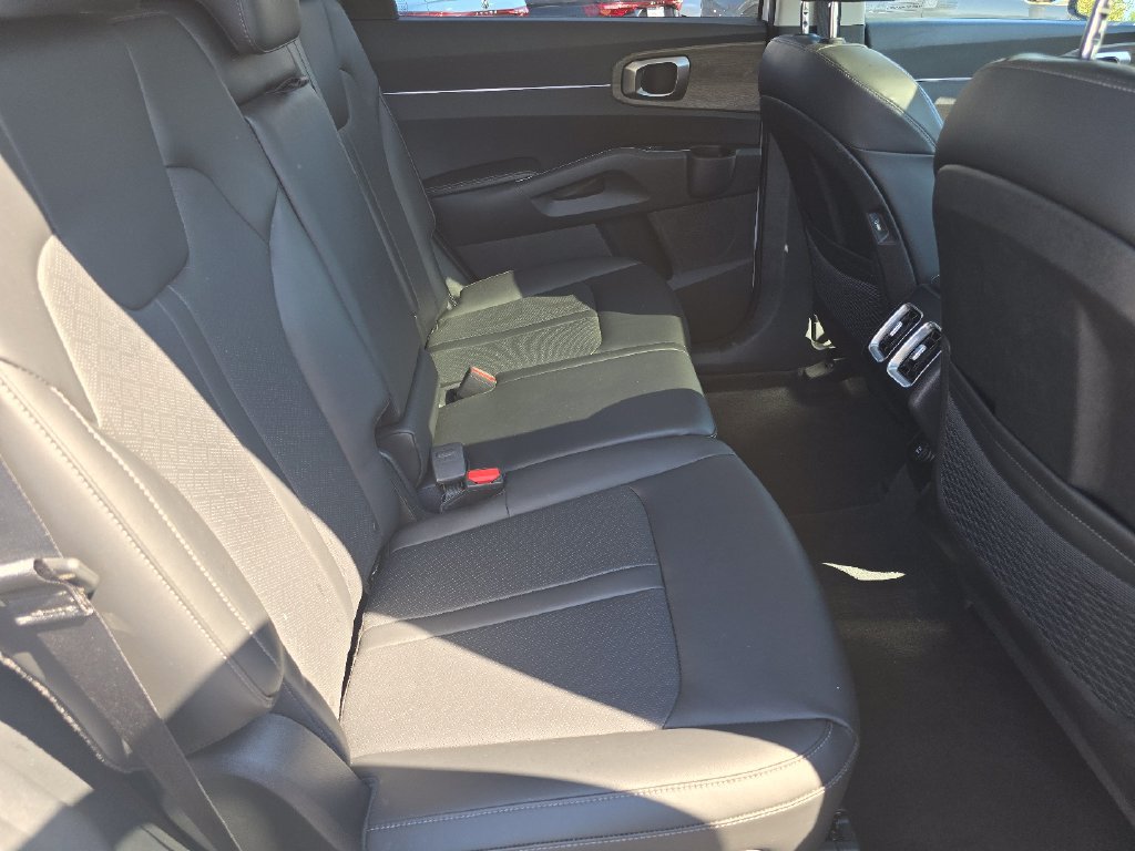 Used 2023 Kia Sorento S w/ Panoramic Sunroof Package AWD/4WD image 25