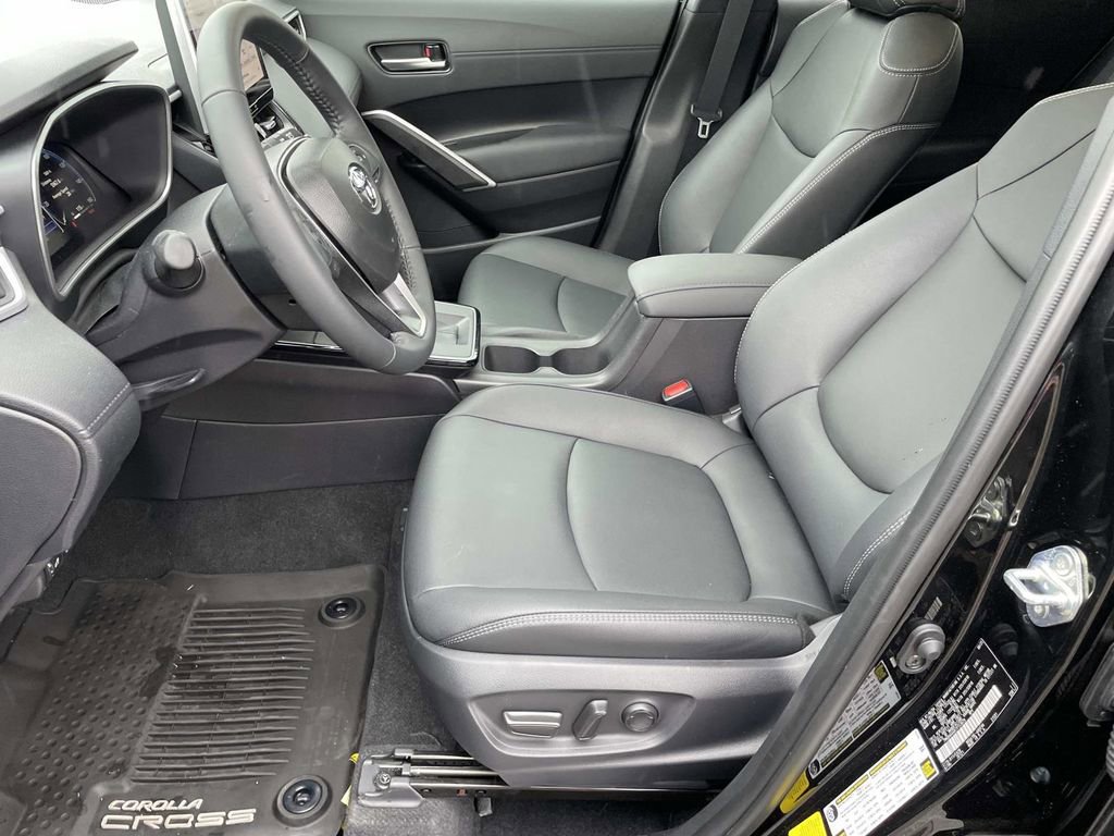 Used 2026 Toyota Corolla Cross XLE w/ Convenience Package image 15