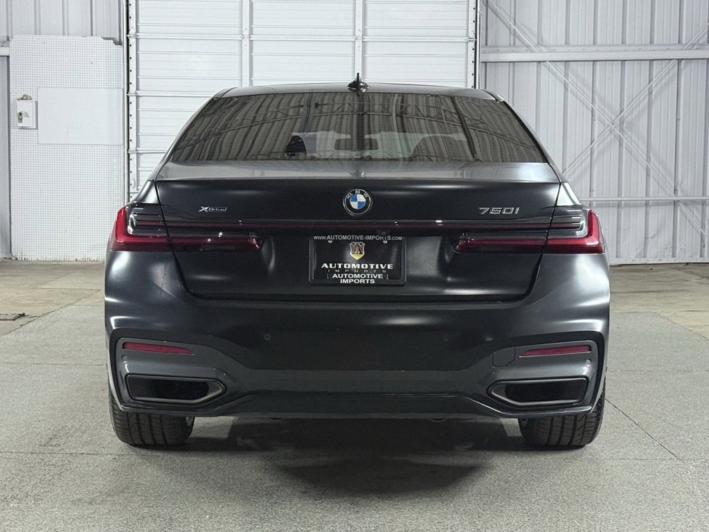 Used 2022 BMW 750i xDrive w/ Luxury Rear Seating Package image 10