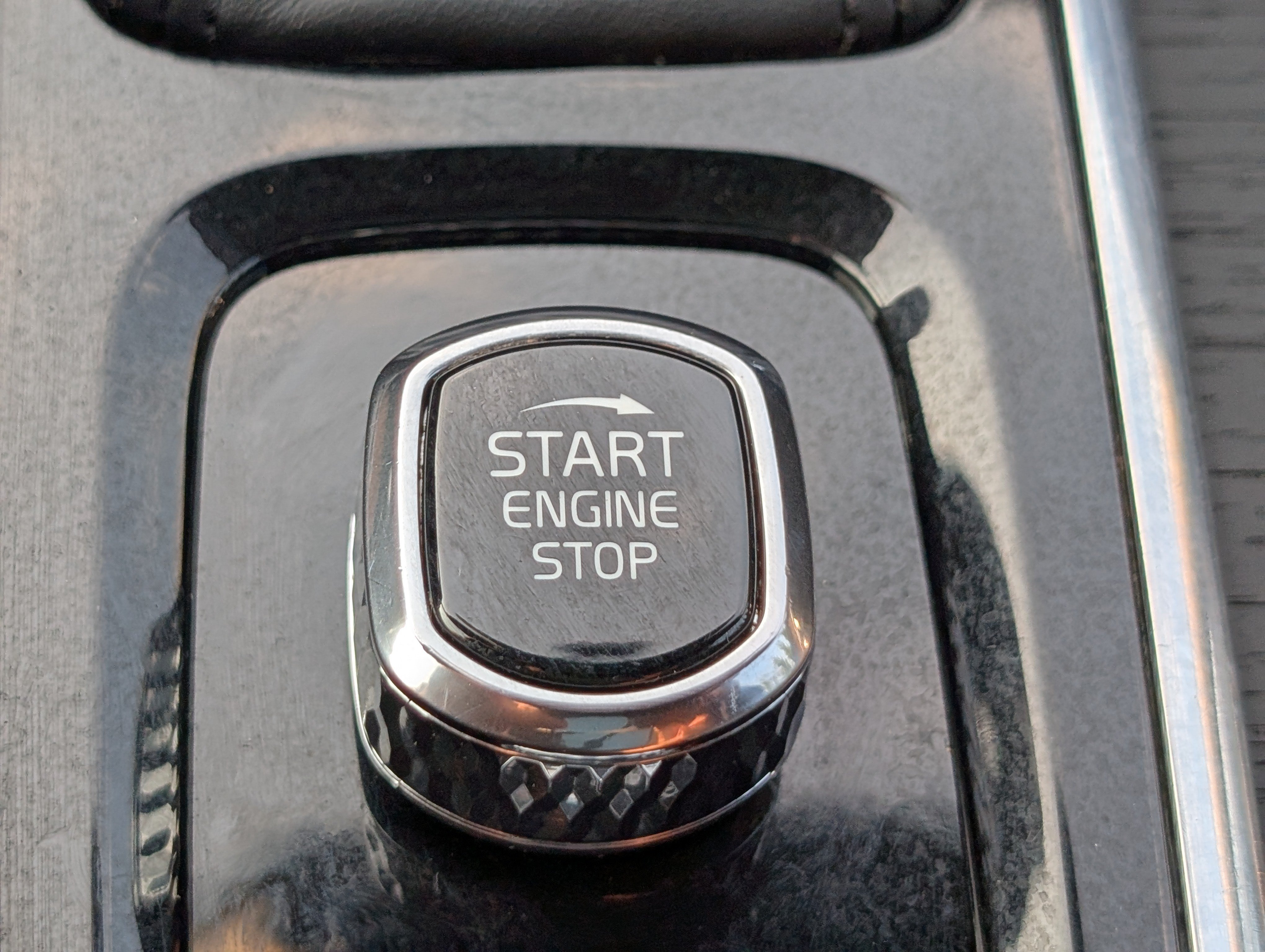 Used 2020 Volvo XC90 T6 Momentum AWD/4WD image 30