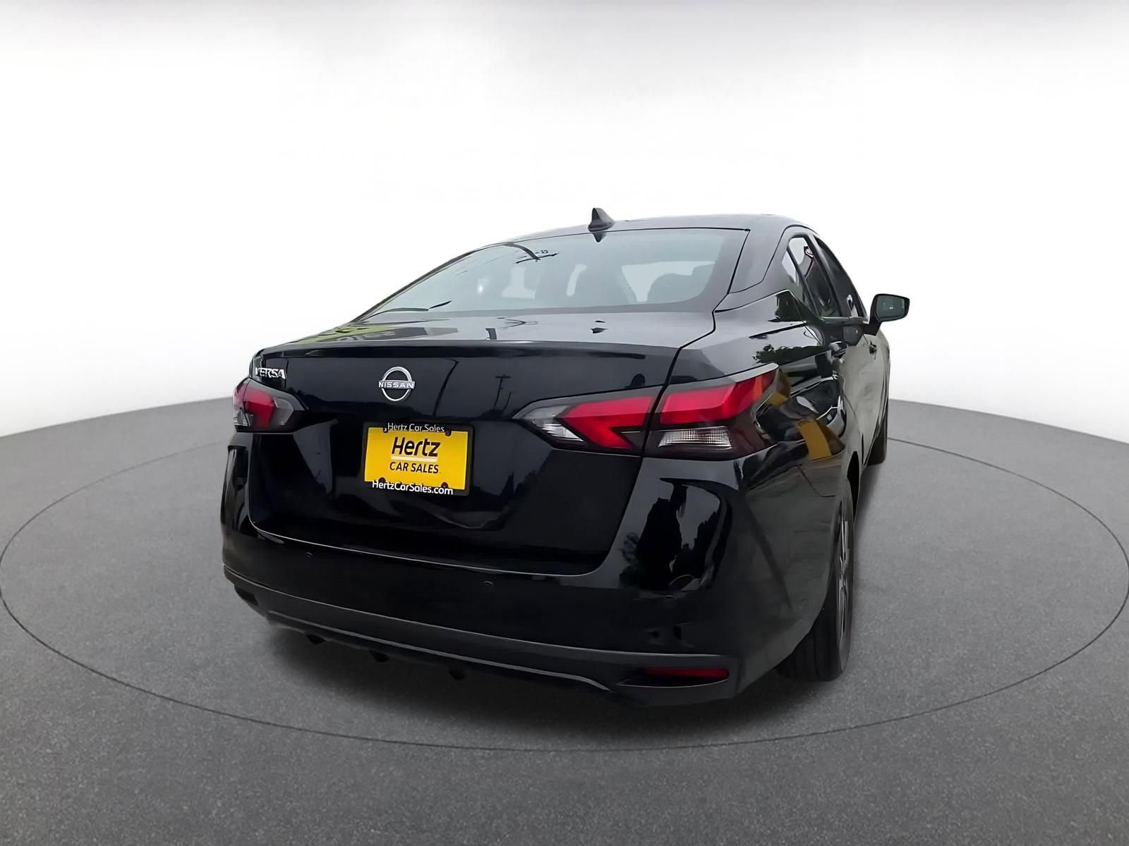 Used 2025 Nissan Versa SV FWD image 15