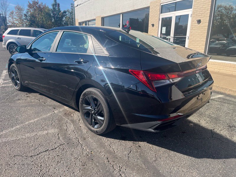 Used 2023 Hyundai Elantra SEL w/ Cargo Package FWD image 7