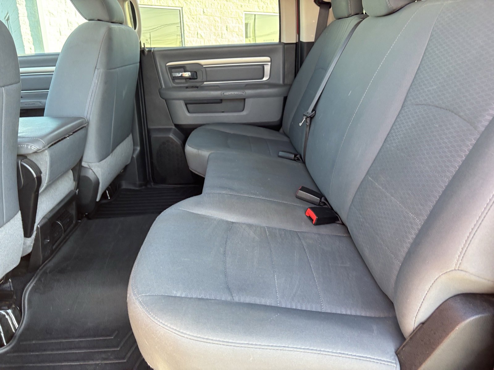 Used 2018 RAM 1500 Classic SLT image 19