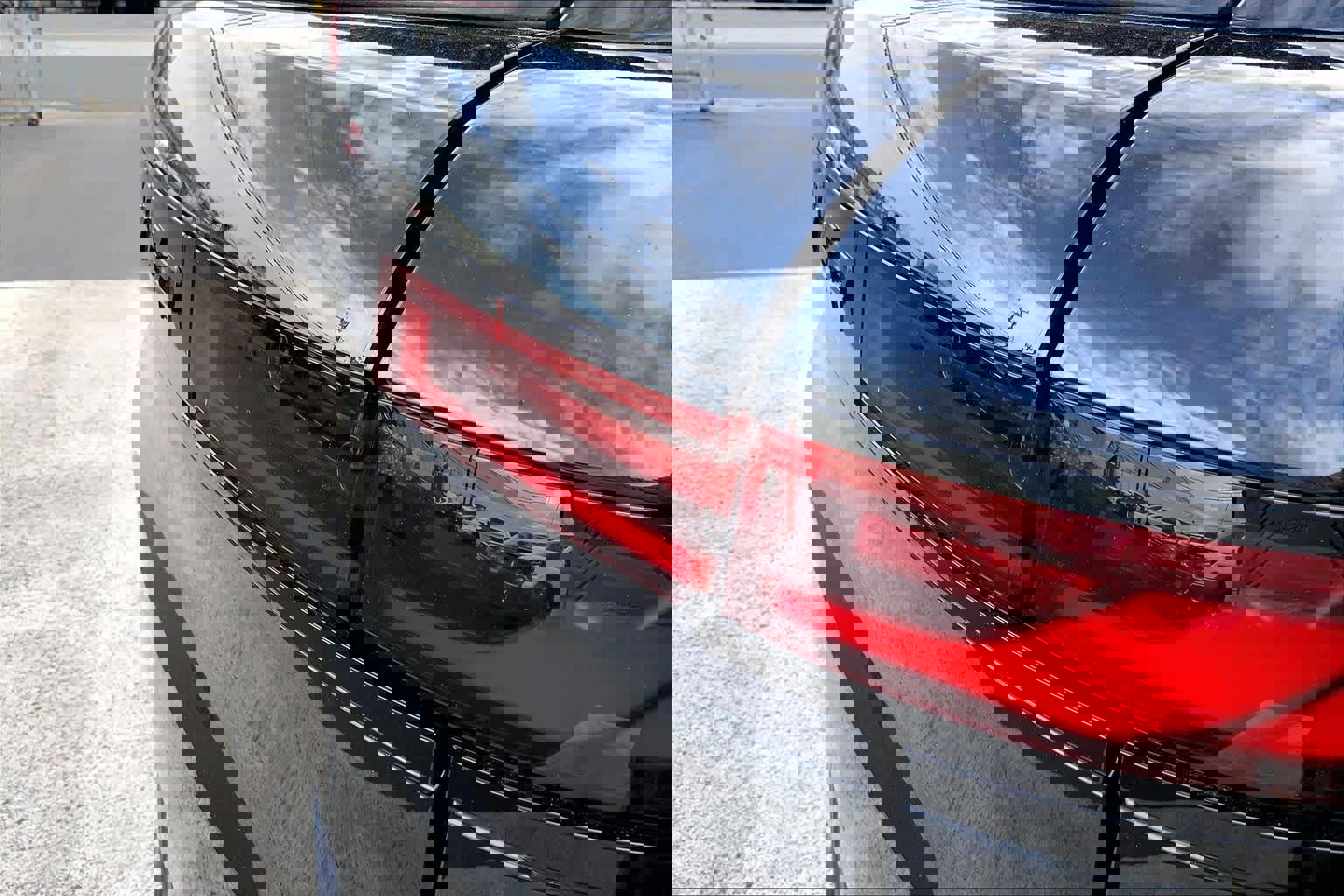 Used 2025 Land Rover Range Rover Sport Dynamic SE image 32