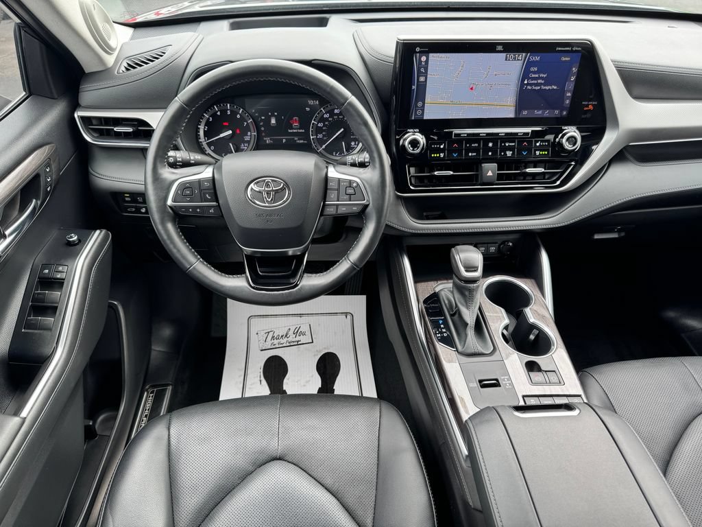 Used 2021 Toyota Highlander Platinum FWD image 22