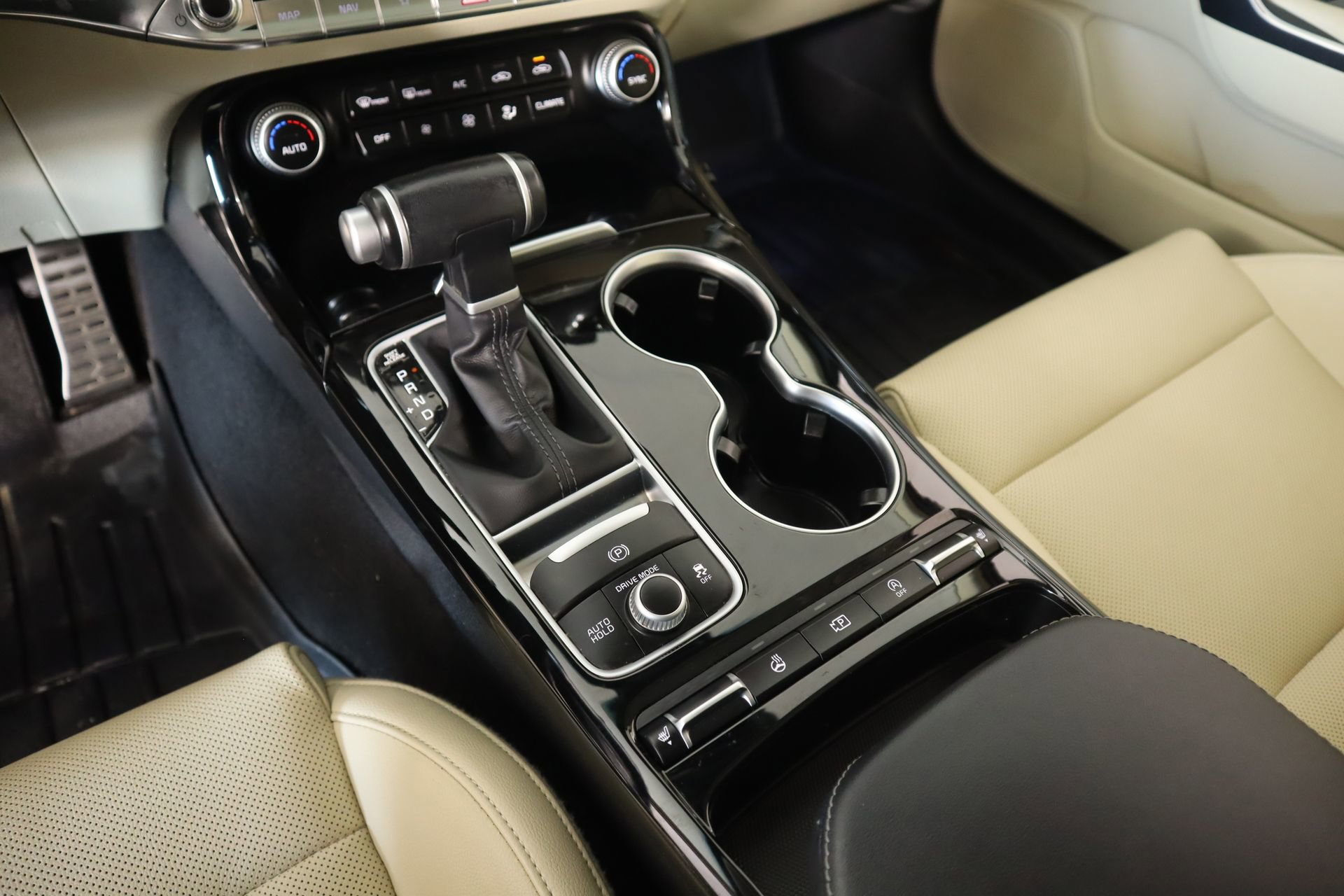 Used 2022 Kia Stinger GT-Line w/ Sun & Sound Package image 9