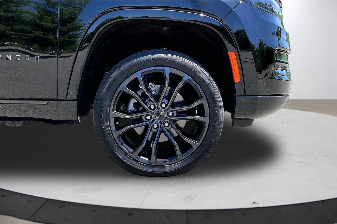 Certified 2024 Jeep Grand Wagoneer L Series II w/ Quick Order Packagew 28T AWD/4WD image 37