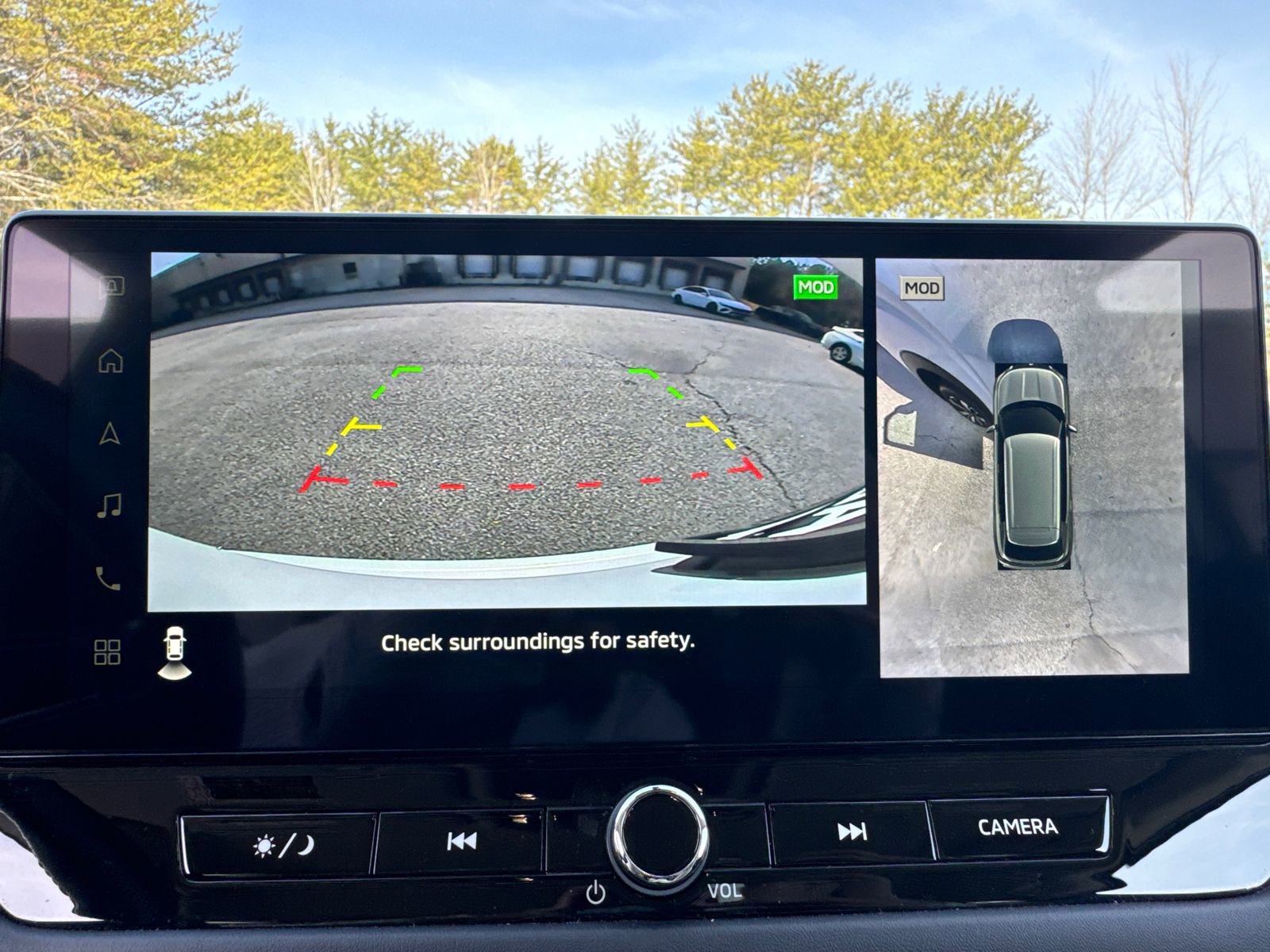 Used 2025 Mitsubishi Outlander SE image 29