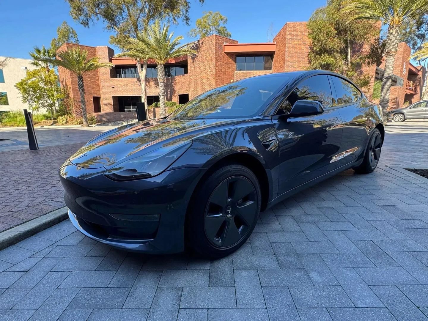 Used 2023 Tesla Model 3 Standard Range RWD image 3