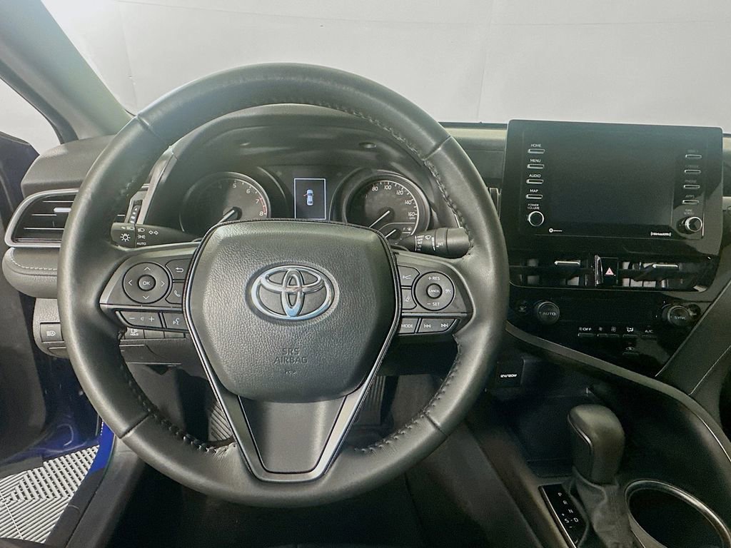 Used 2023 Toyota Camry SE image 11