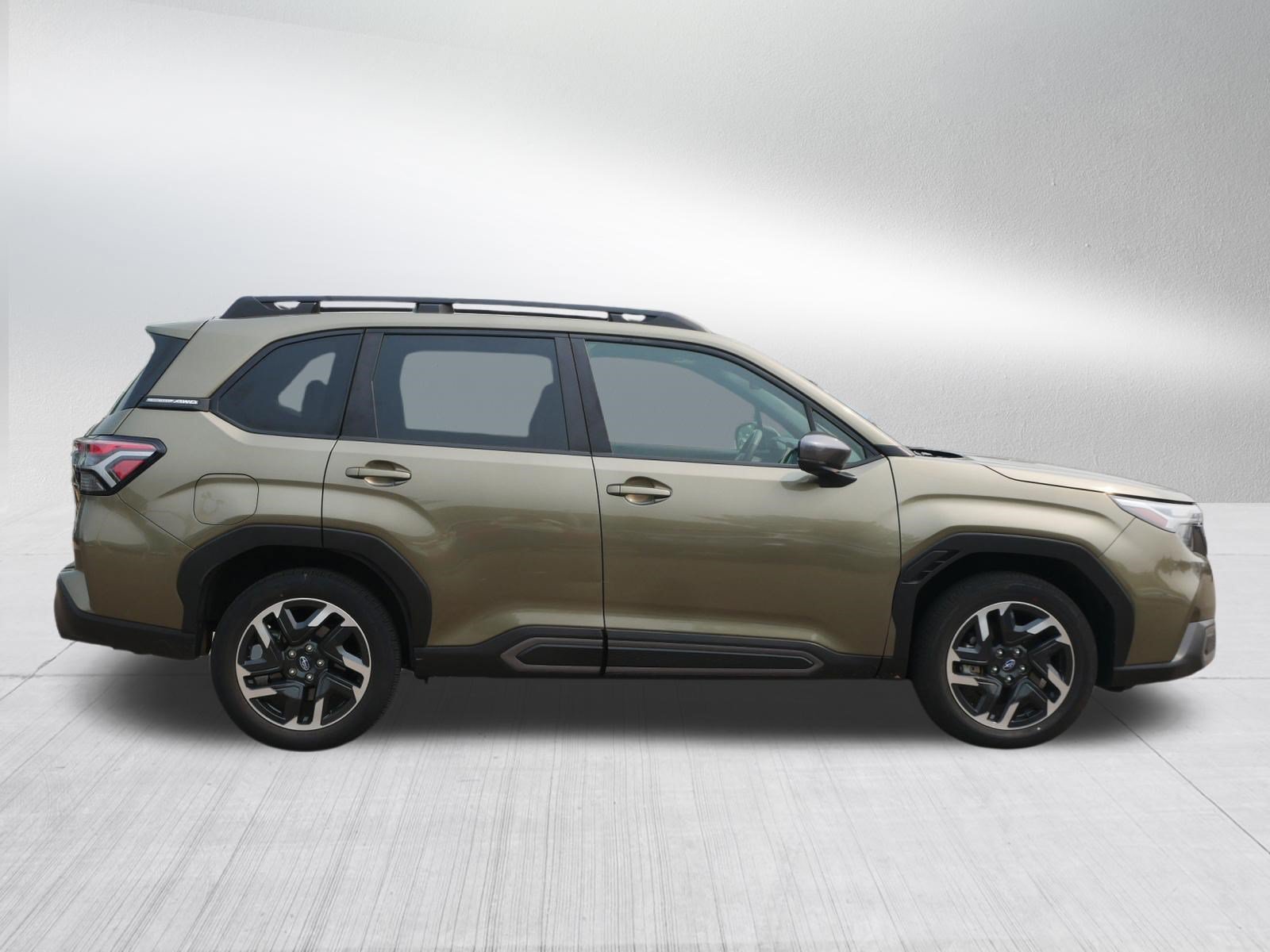 Used 2025 Subaru Forester Limited AWD/4WD image 8