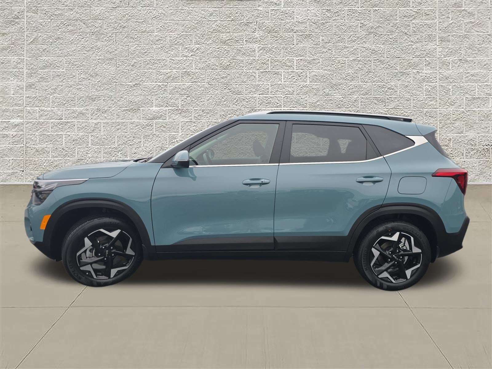 Used 2026 Kia Seltos EX FWD image 4
