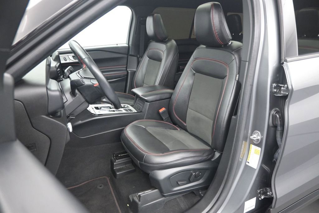 Used 2023 Ford Explorer ST-Line w/ Class IV Trailer Tow Package RWD image 19