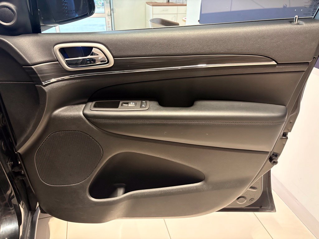 Used 2021 Jeep Grand Cherokee Limited AWD/4WD image 33