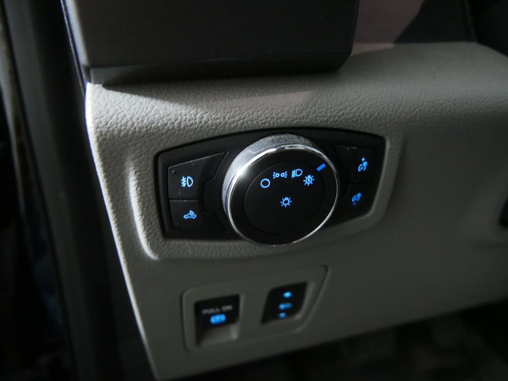 Used 2018 Ford F150 XLT w/ Equipment Group 302A Luxury AWD/4WD image 15