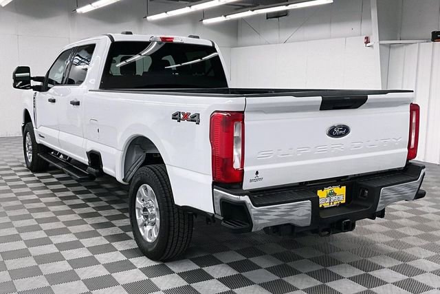 Used 2024 Ford F250 XLT AWD/4WD image 3