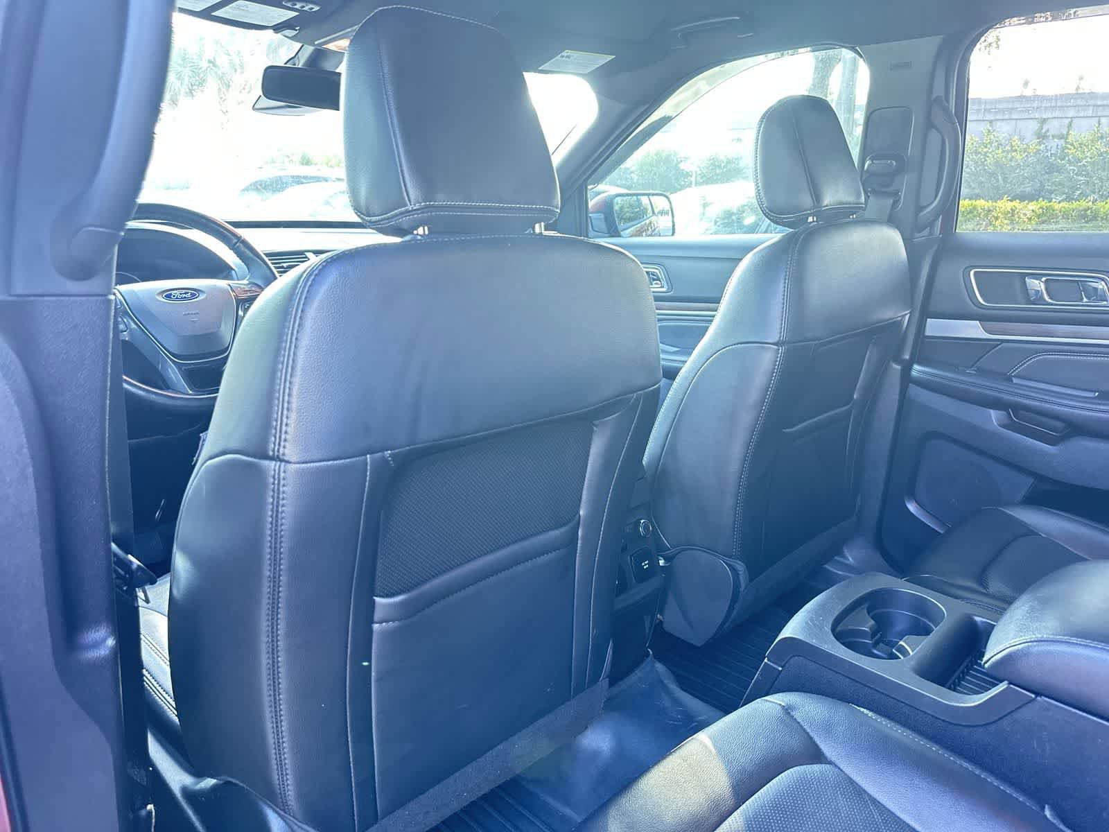 Used 2018 Ford Explorer Limited w/ Ford Safe & Smart Package FWD image 14