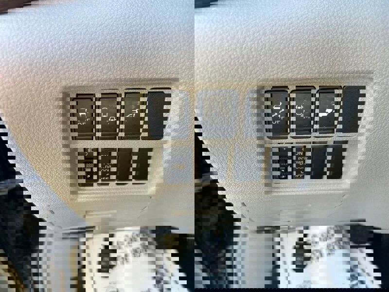 Used 2012 Nissan Quest LE image 17