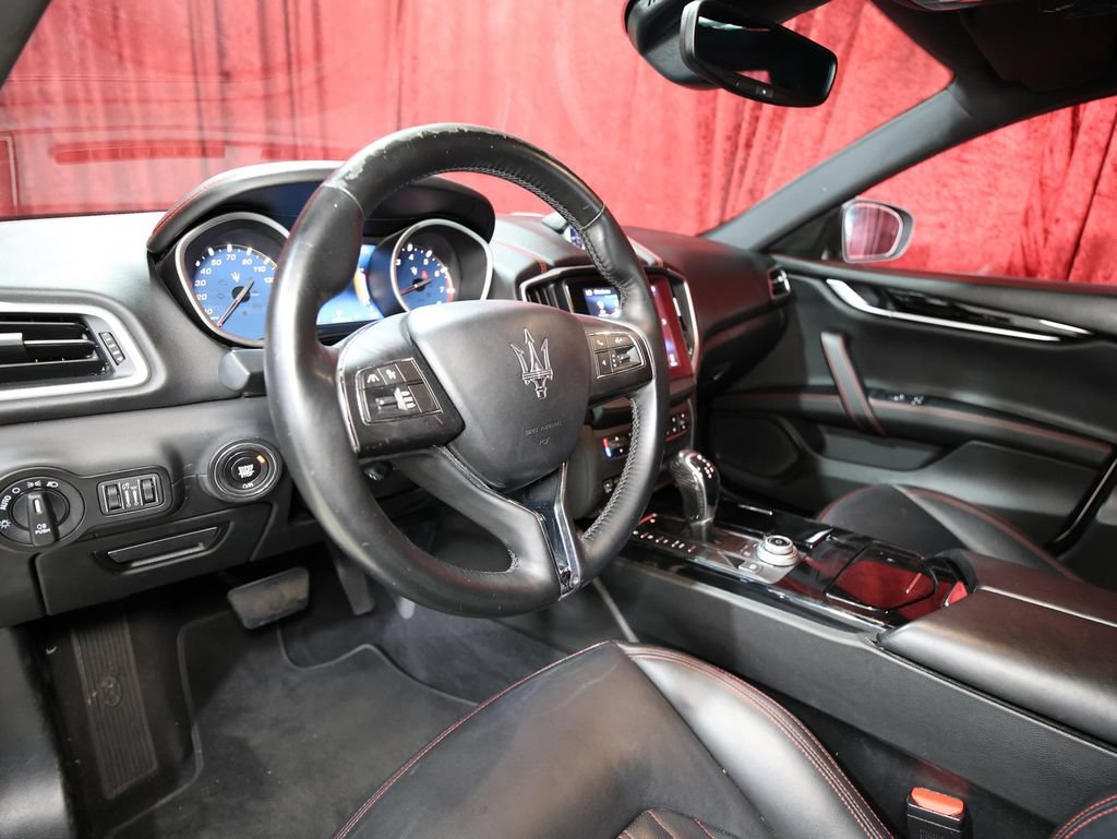 Used 2018 Maserati Ghibli GranLusso RWD image 12