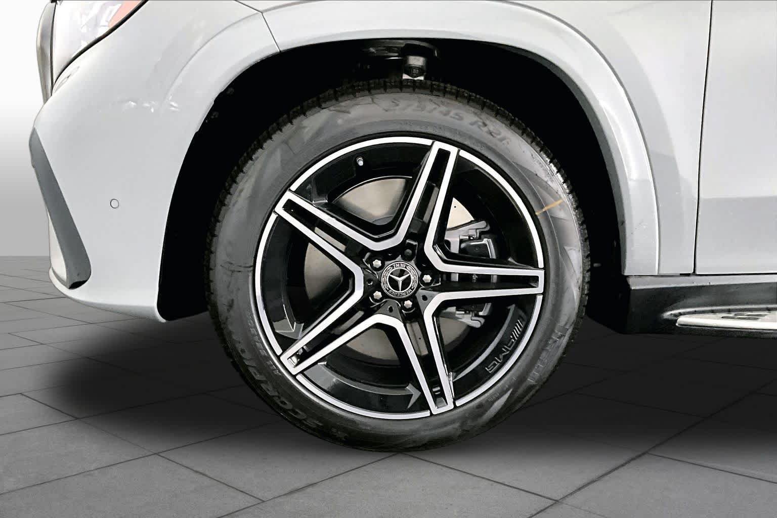 New 2027 Mercedes-Benz GLS 450 4MATIC image 18
