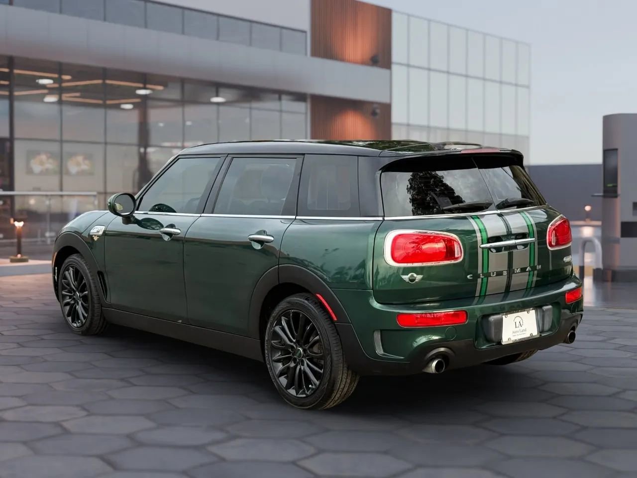Used 2017 MINI Cooper Clubman S image 4