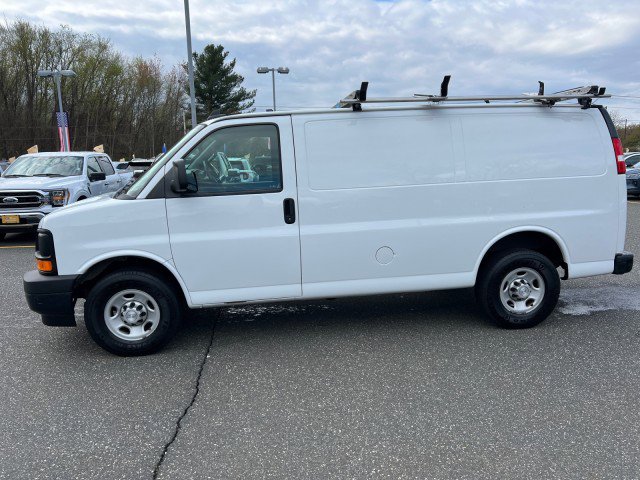 Used 2017 Chevrolet Express 2500 image 4