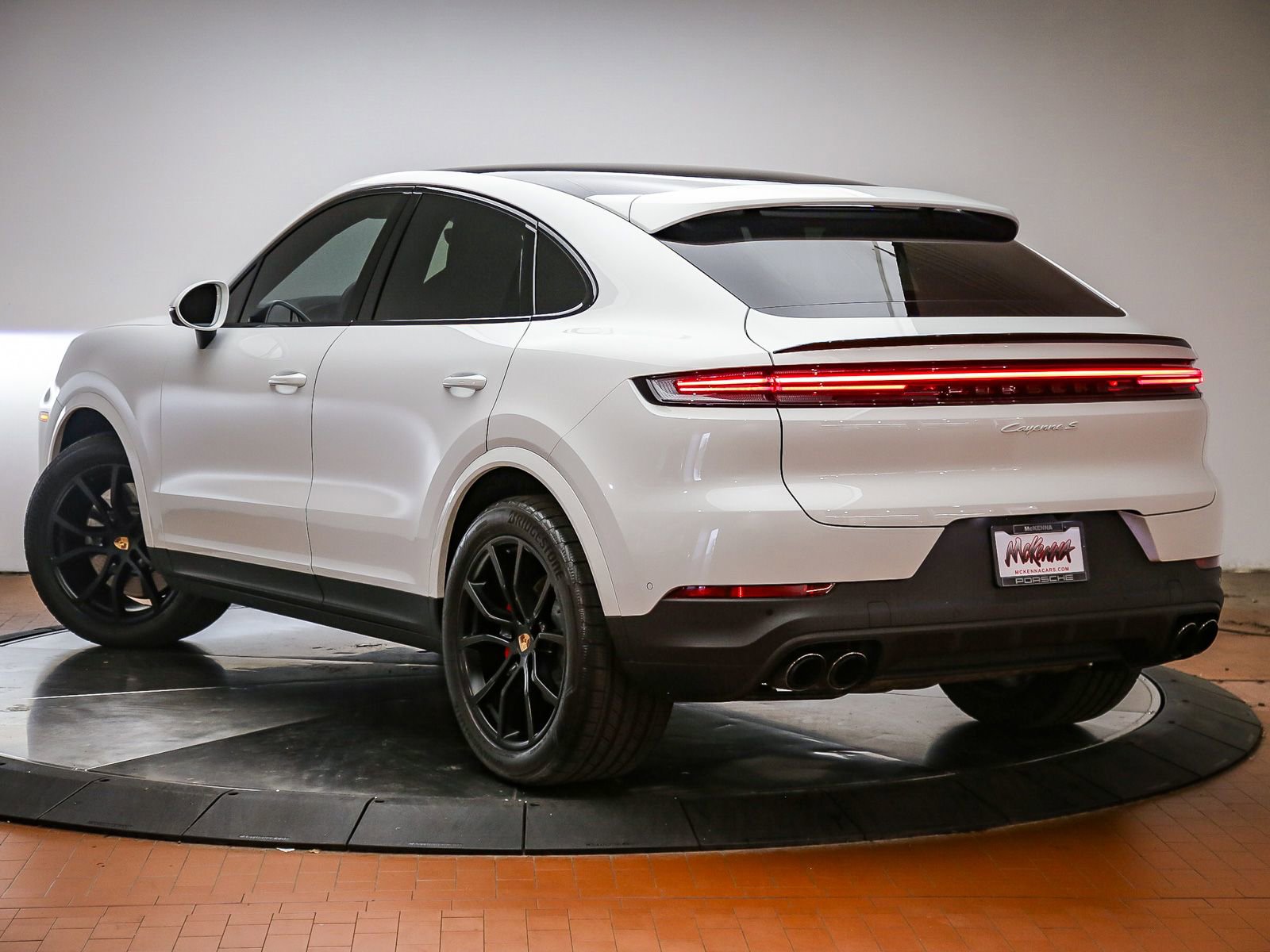 Certified 2026 Porsche Cayenne S AWD/4WD image 5
