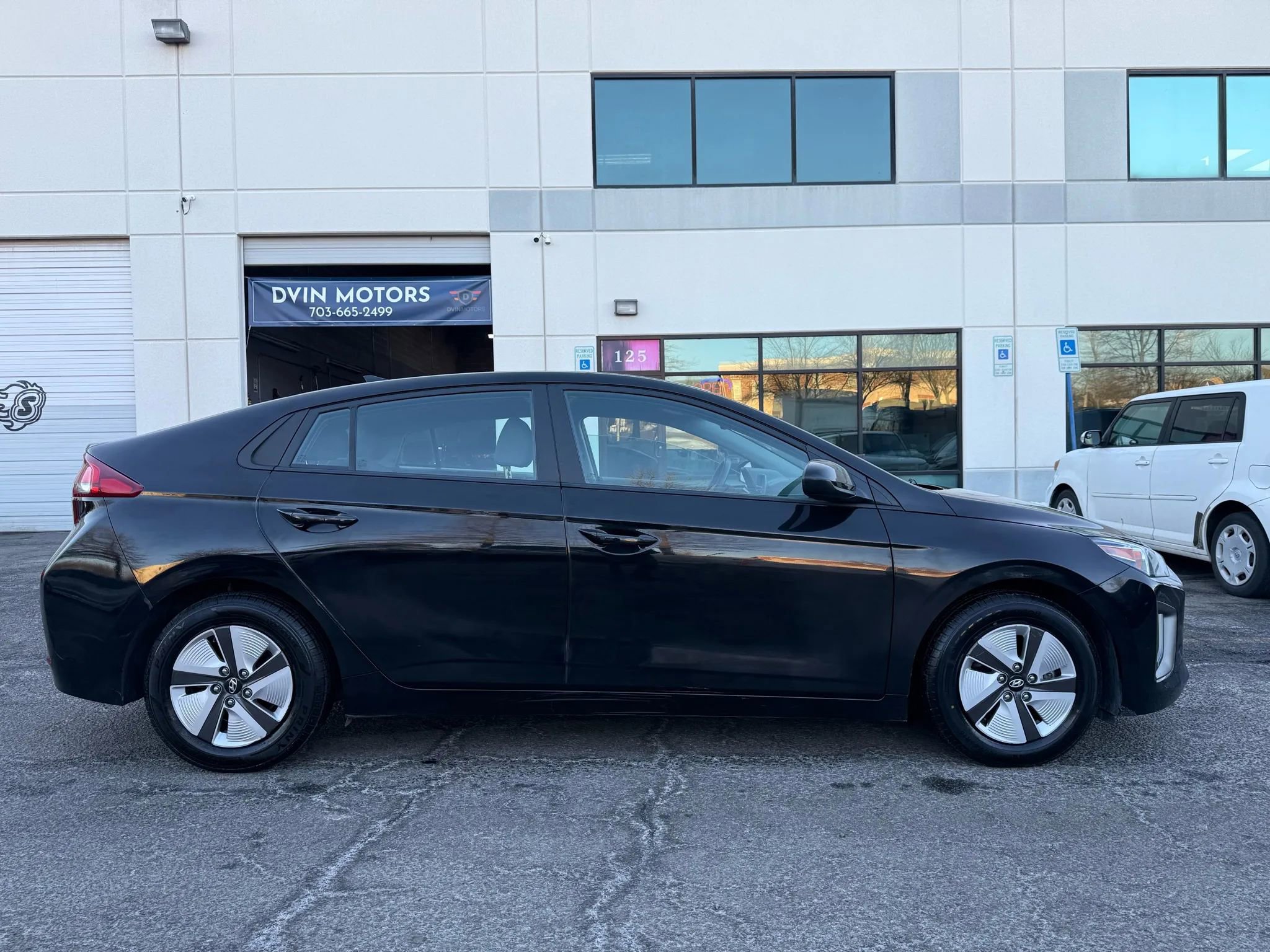 Used 2022 Hyundai Ioniq Blue image 3