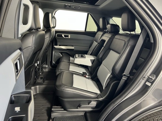 Used 2023 Ford Explorer XLT w/ XLT Sport Appearance Package image 36